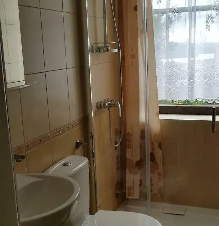 Barbara Quarto em Acomodações Particulares *